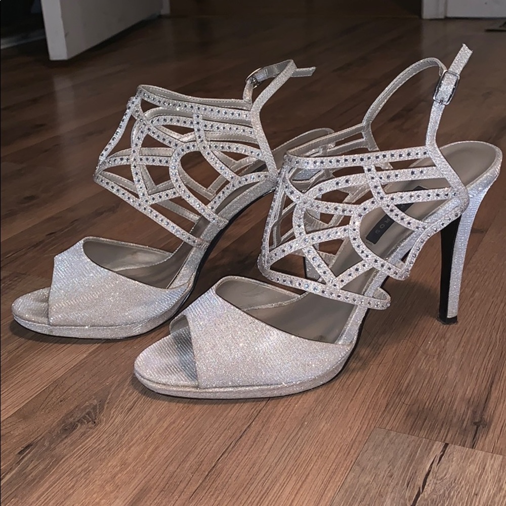 Gold glitter fancy high heels